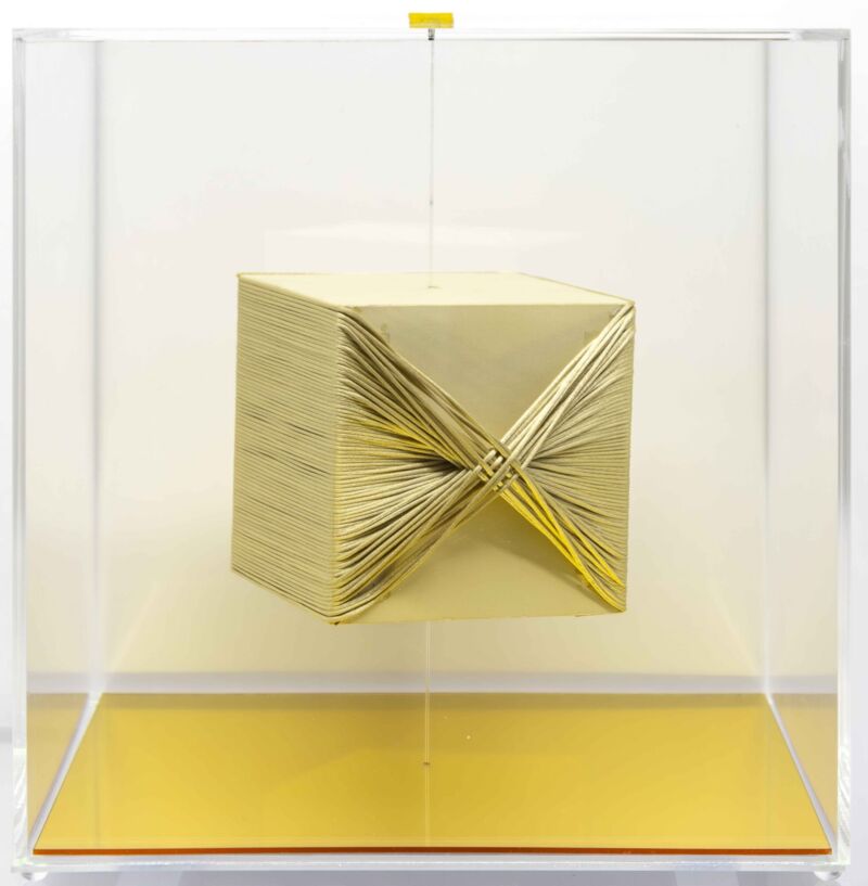 Caixa Acrílica Cubo (dourado) - Imagem 2
